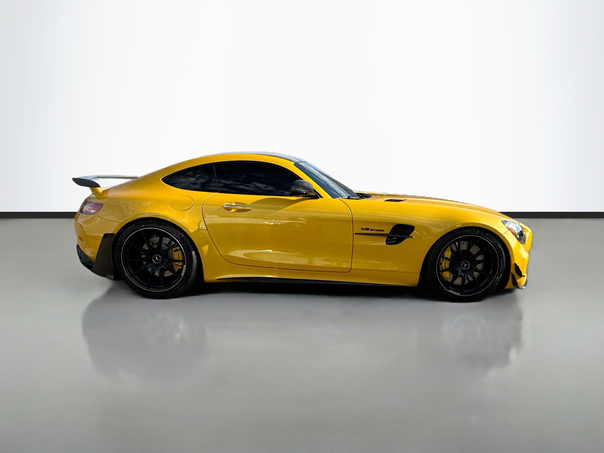 Used 2019 Mercedes-Benz AMG GT R image 2