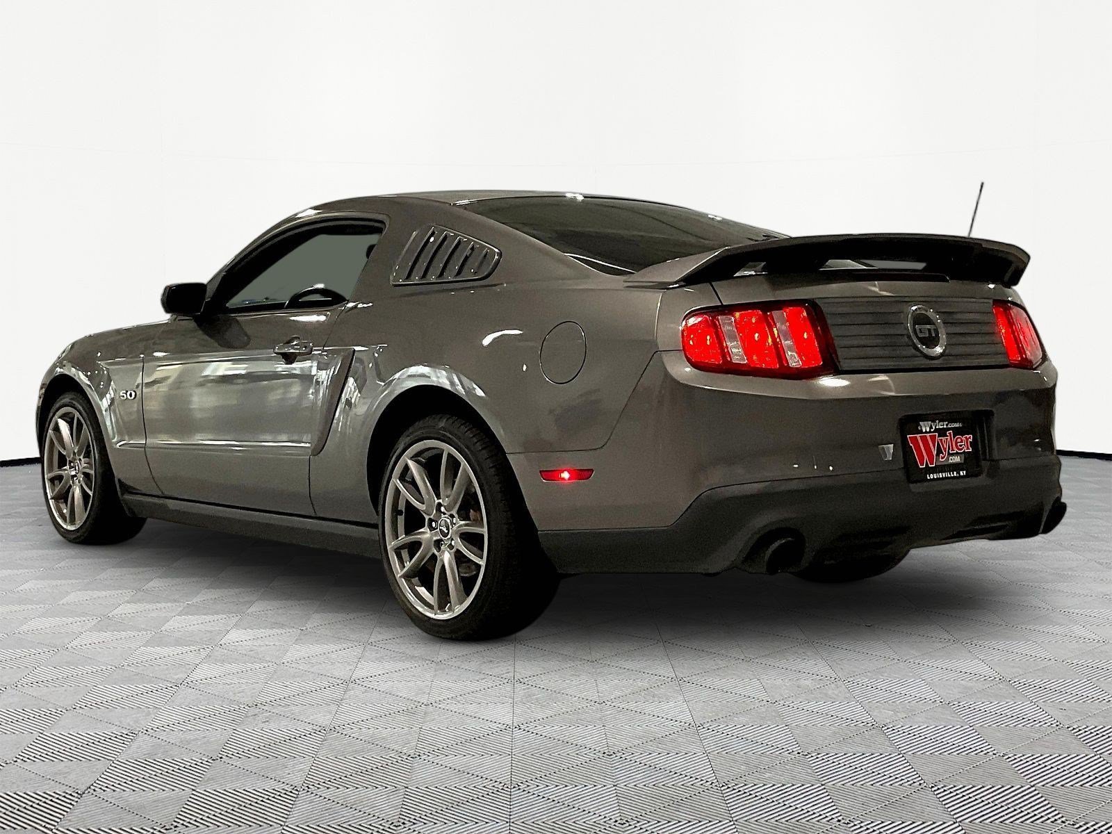 Used 2011 Ford Mustang GT Premium w/ Brembo Brake Pkg RWD image 4