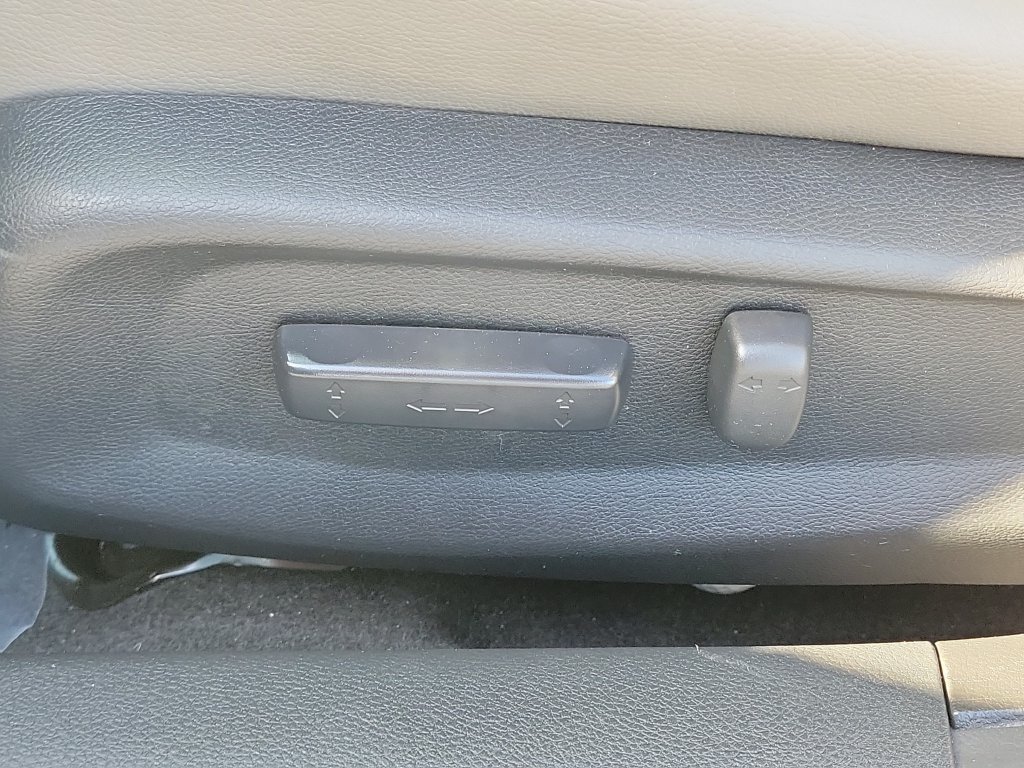 Used 2019 Honda Civic EX-L image 18