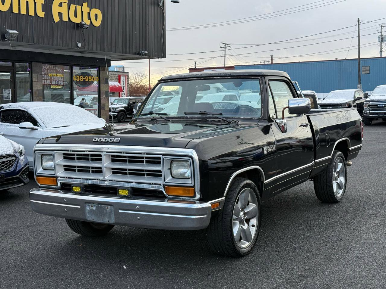 Used 1989 Dodge D/W Truck 100 RWD image 8