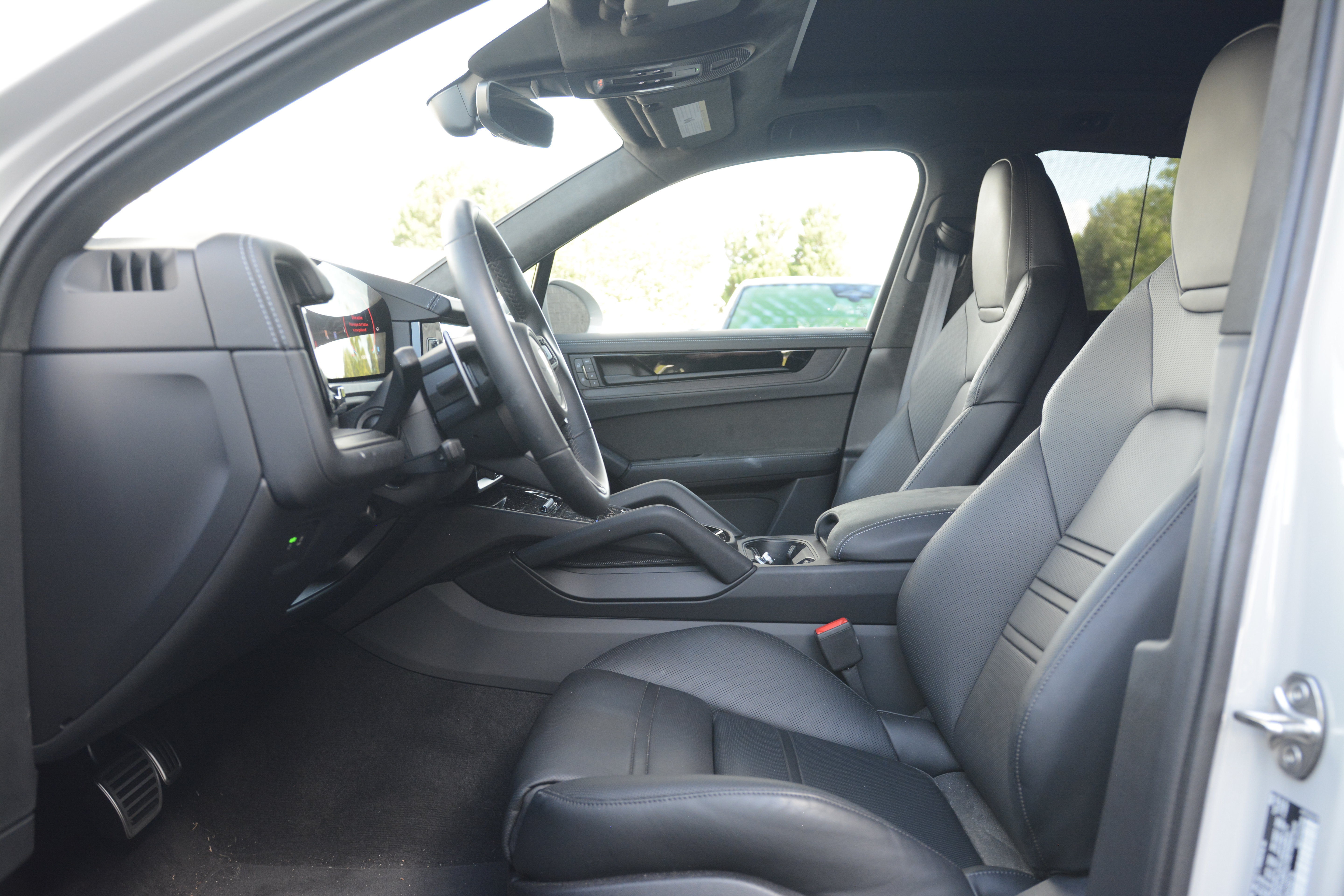 Certified 2026 Porsche Cayenne GTS AWD/4WD image 15