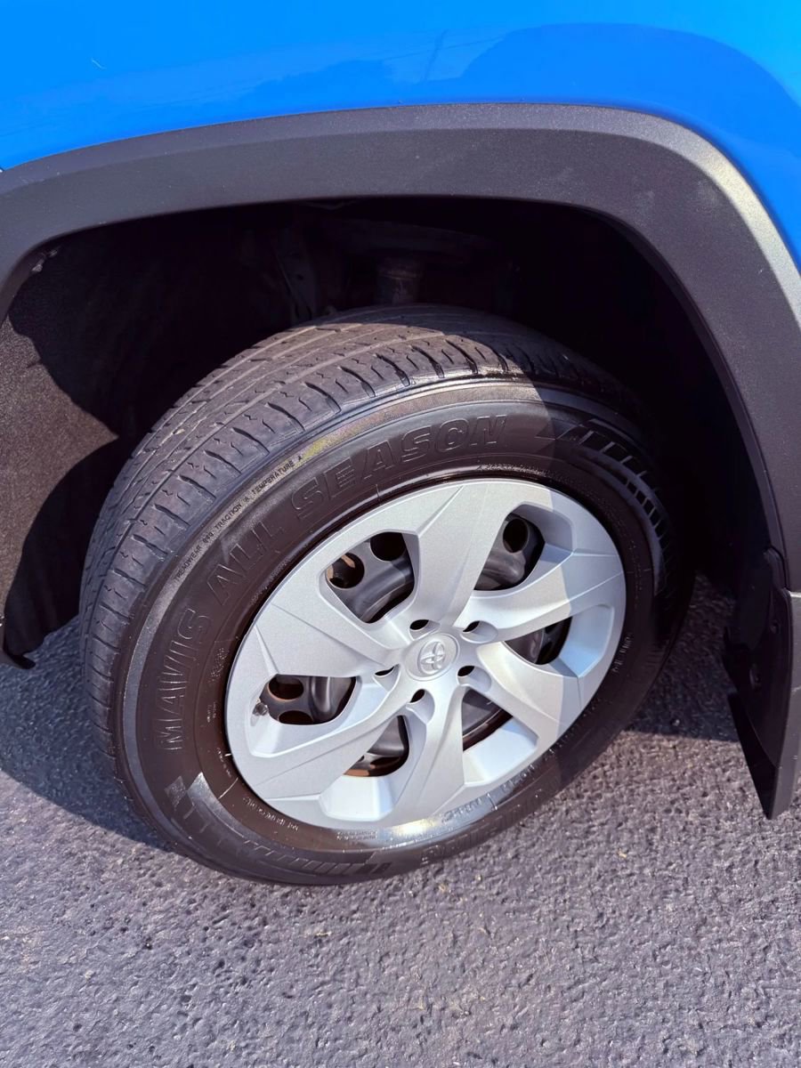 Used 2019 Toyota RAV4 LE w/ All Weather Liner Package image 39