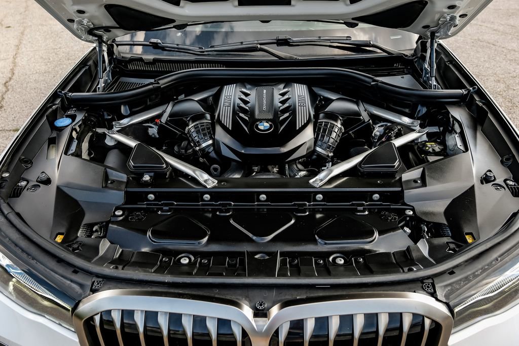Used 2021 BMW X7 M50i w/ Executive Package image 59
