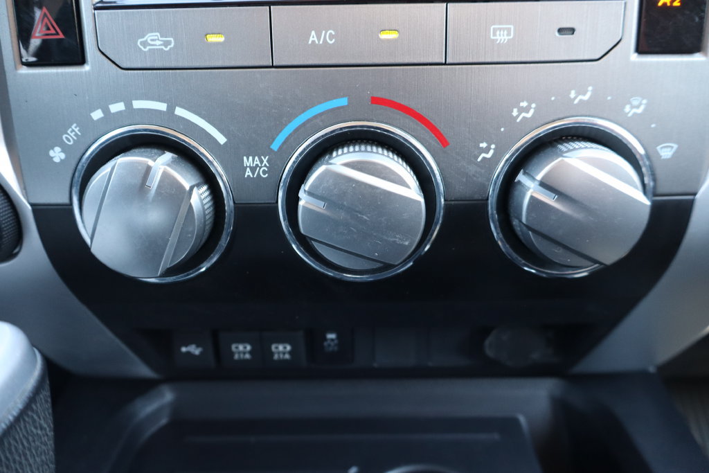 Used 2020 Toyota Tundra SR5 w/ SR5 Upgrade Package AWD/4WD image 14