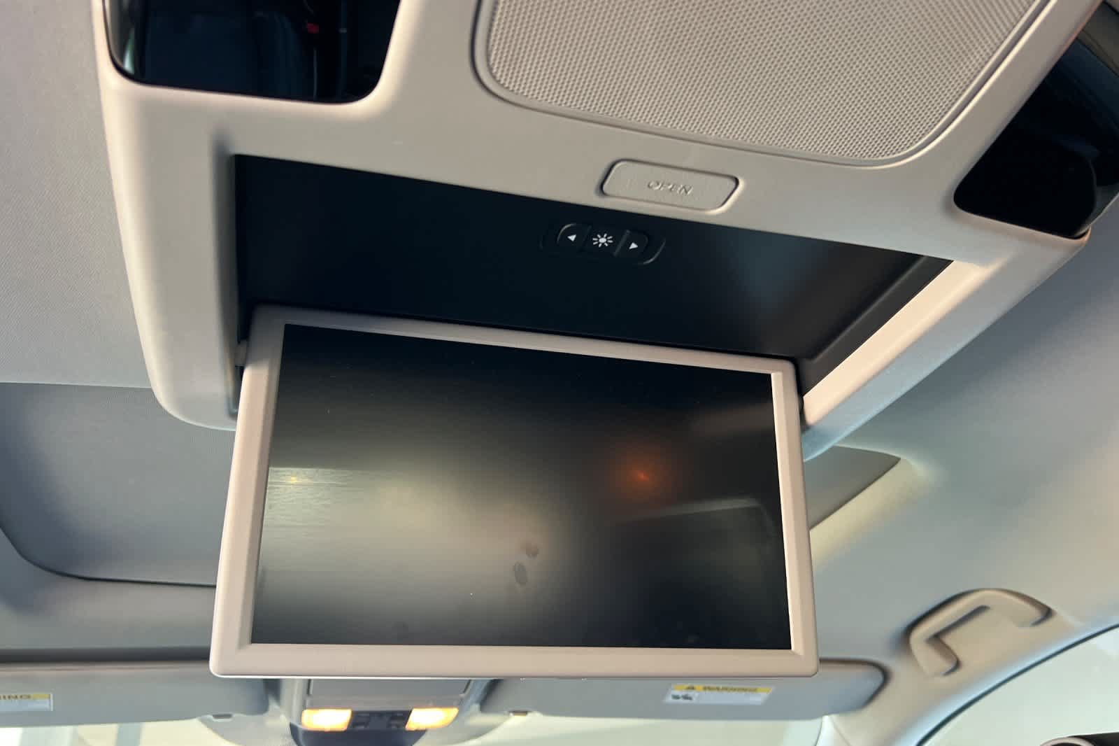 Used 2025 Honda Odyssey Elite image 16