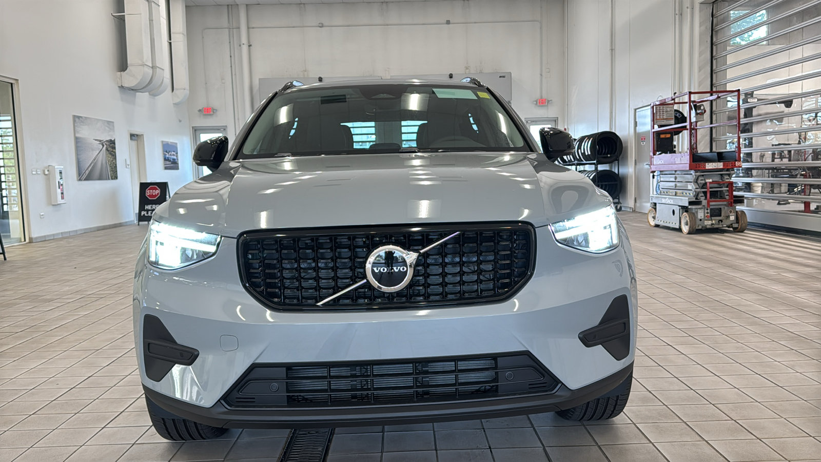 New 2026 Volvo XC40 B5 Core w/ Protection Package Premier AWD/4WD image 10