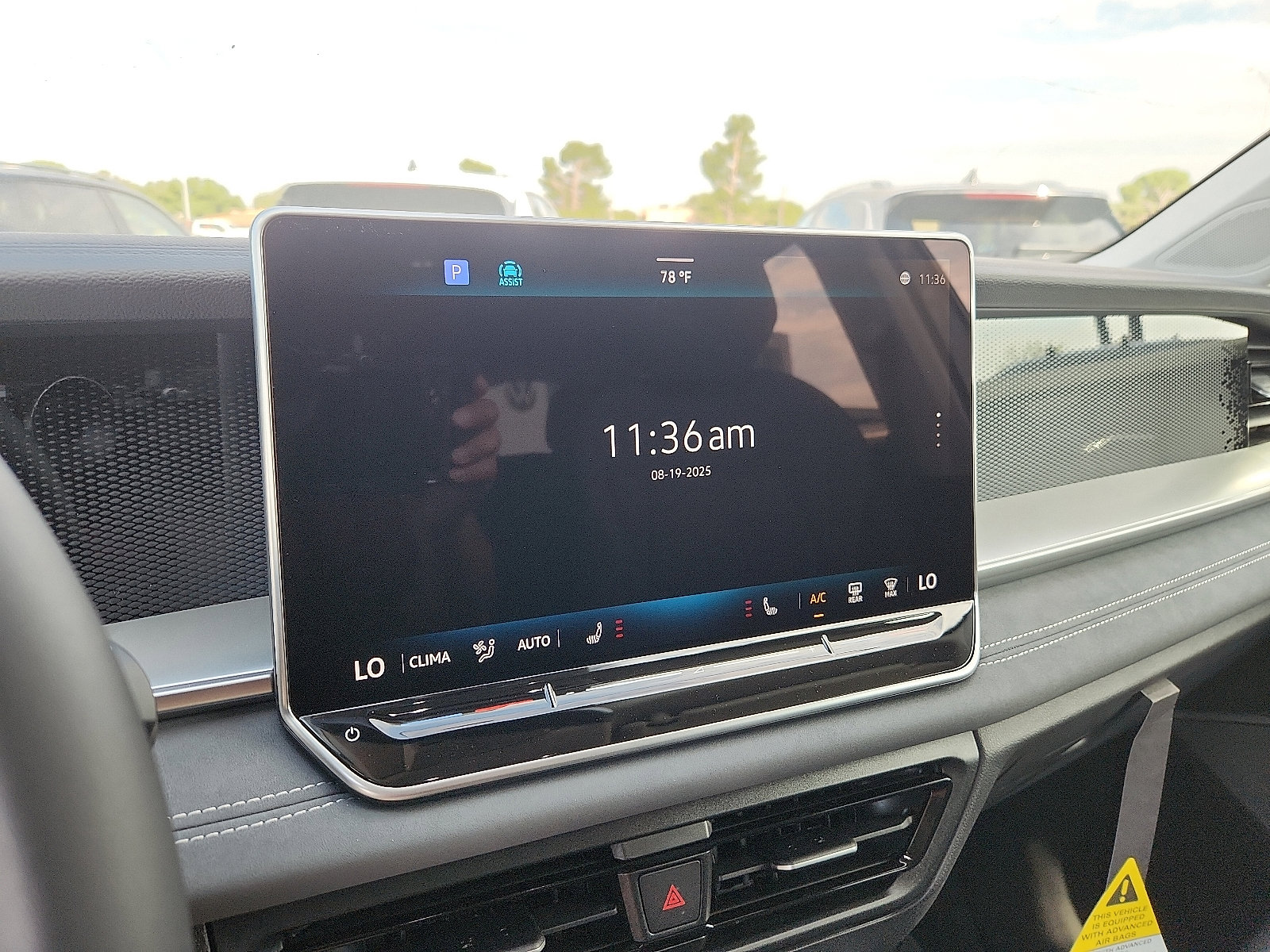 New 2025 Volkswagen Tiguan SE image 19