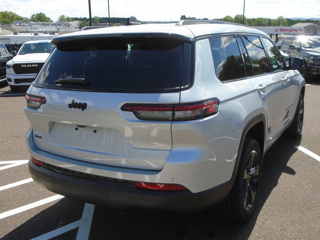 New 2025 Jeep Grand Cherokee L Altitude AWD/4WD image 2