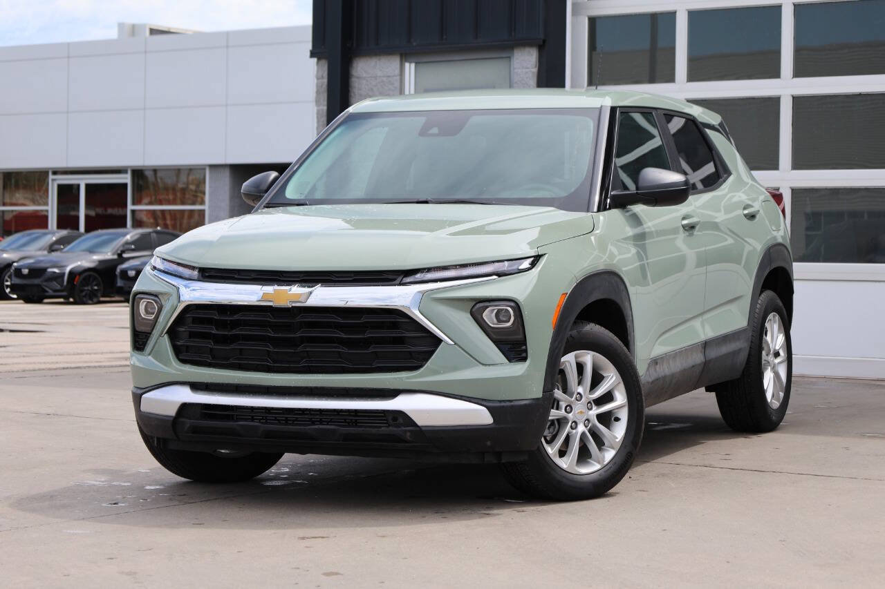 Used 2026 Chevrolet TrailBlazer LS w/ LS Convenience Package AWD/4WD image 3