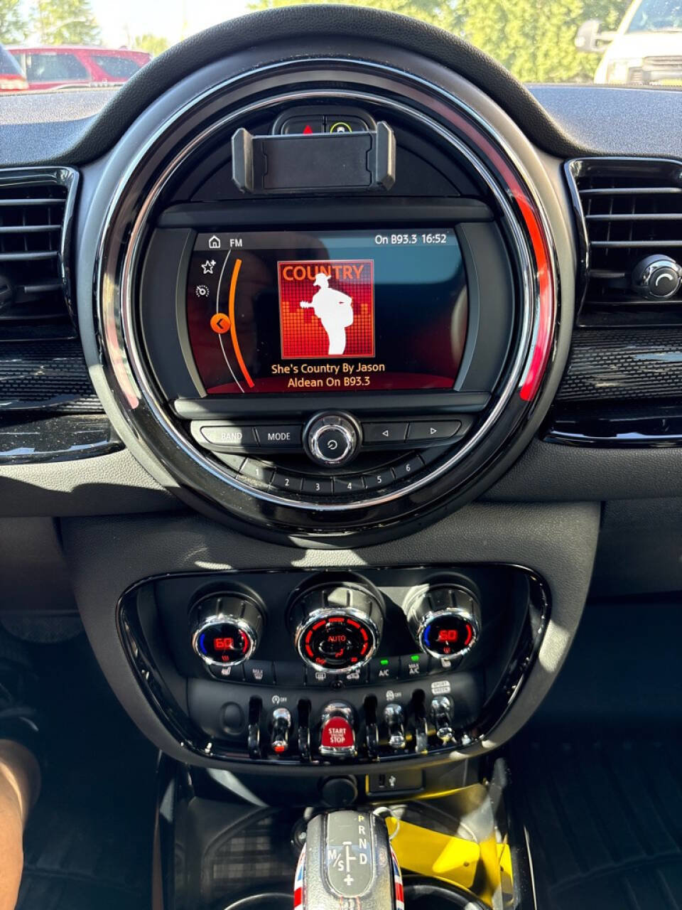 Used 2019 MINI Cooper Clubman S w/ Premium Package image 12