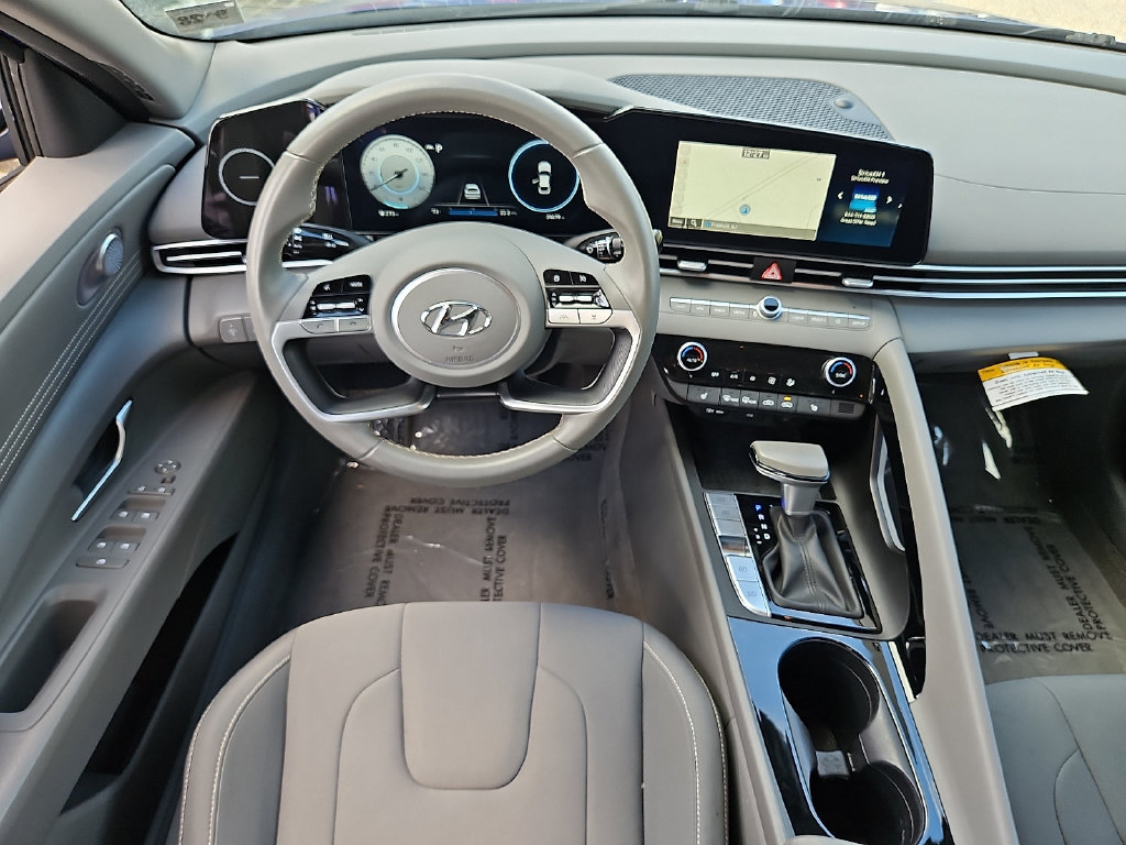 Used 2023 Hyundai Elantra SEL w/ Convenience Package FWD image 12