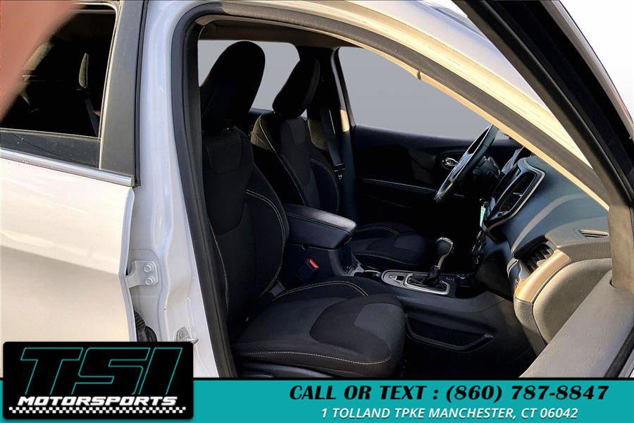 Used 2016 Jeep Cherokee Latitude w/ Cold Weather Group image 7