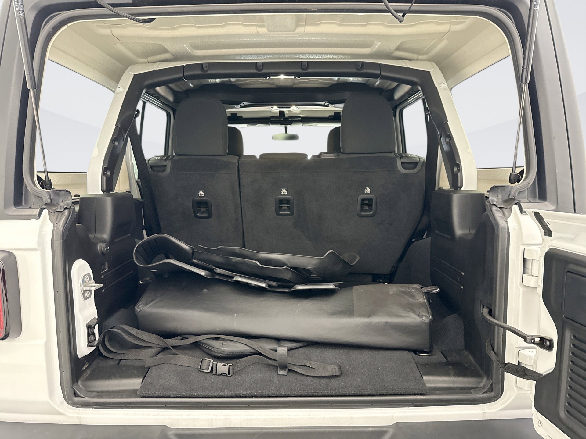 Used 2022 Jeep Wrangler Unlimited Sport AWD/4WD image 18