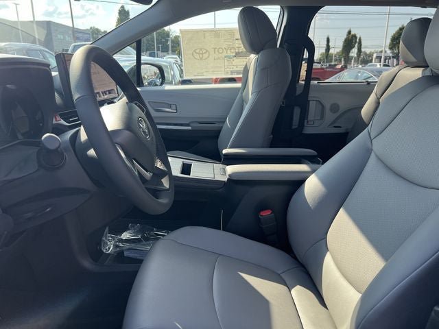 New 2026 Toyota Sienna XLE FWD image 13
