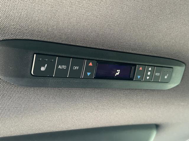 Certified 2025 Toyota Sienna Platinum image 23