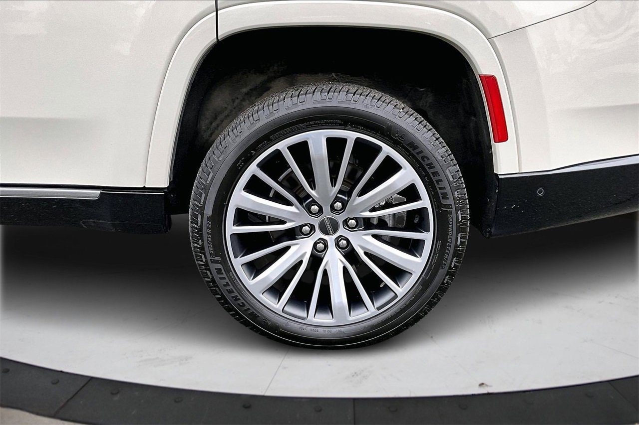 Used 2022 Jeep Grand Wagoneer Series III image 37