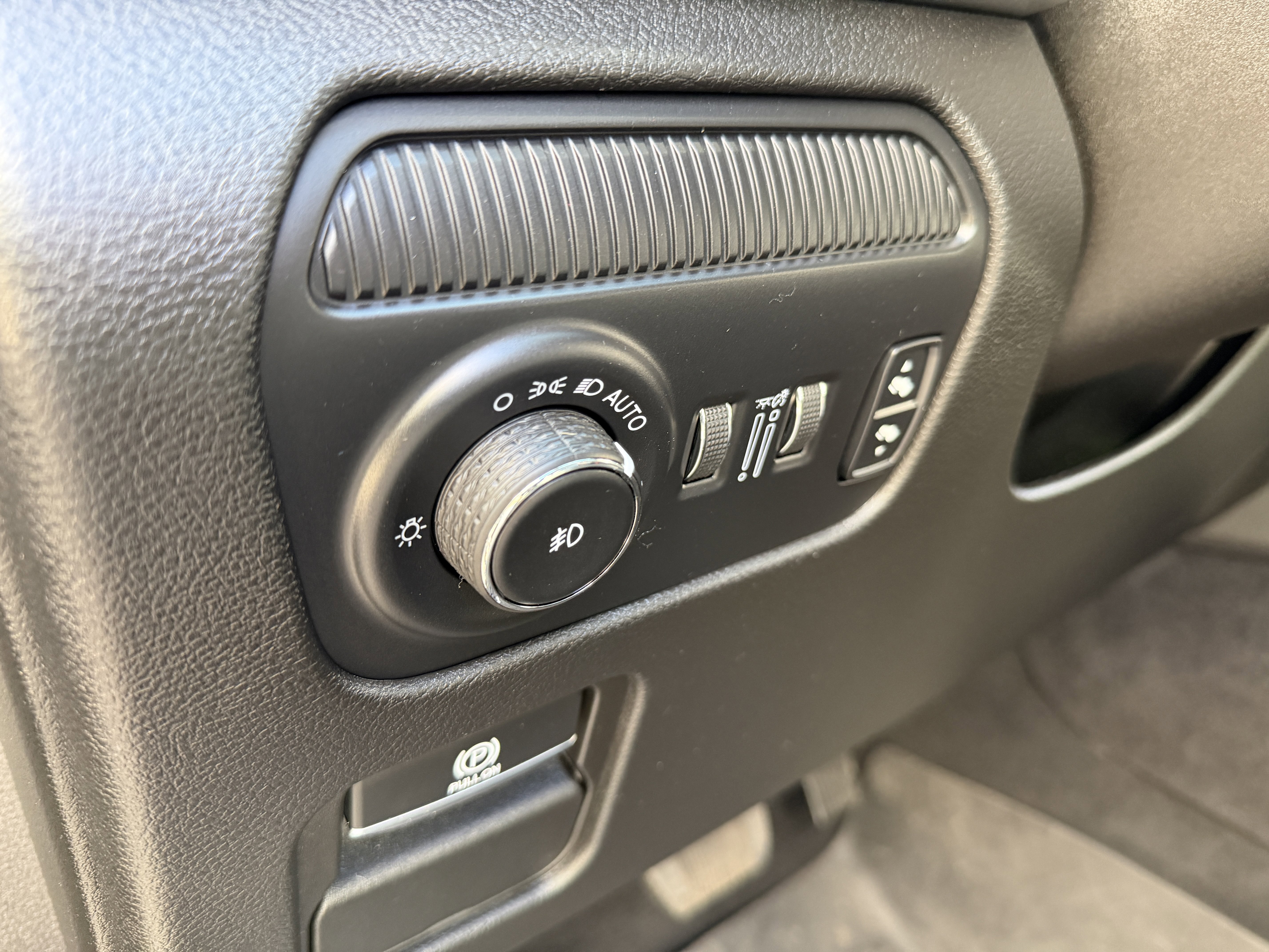 Used 2024 Jeep Wagoneer L Series III w/ Premium Group I image 37