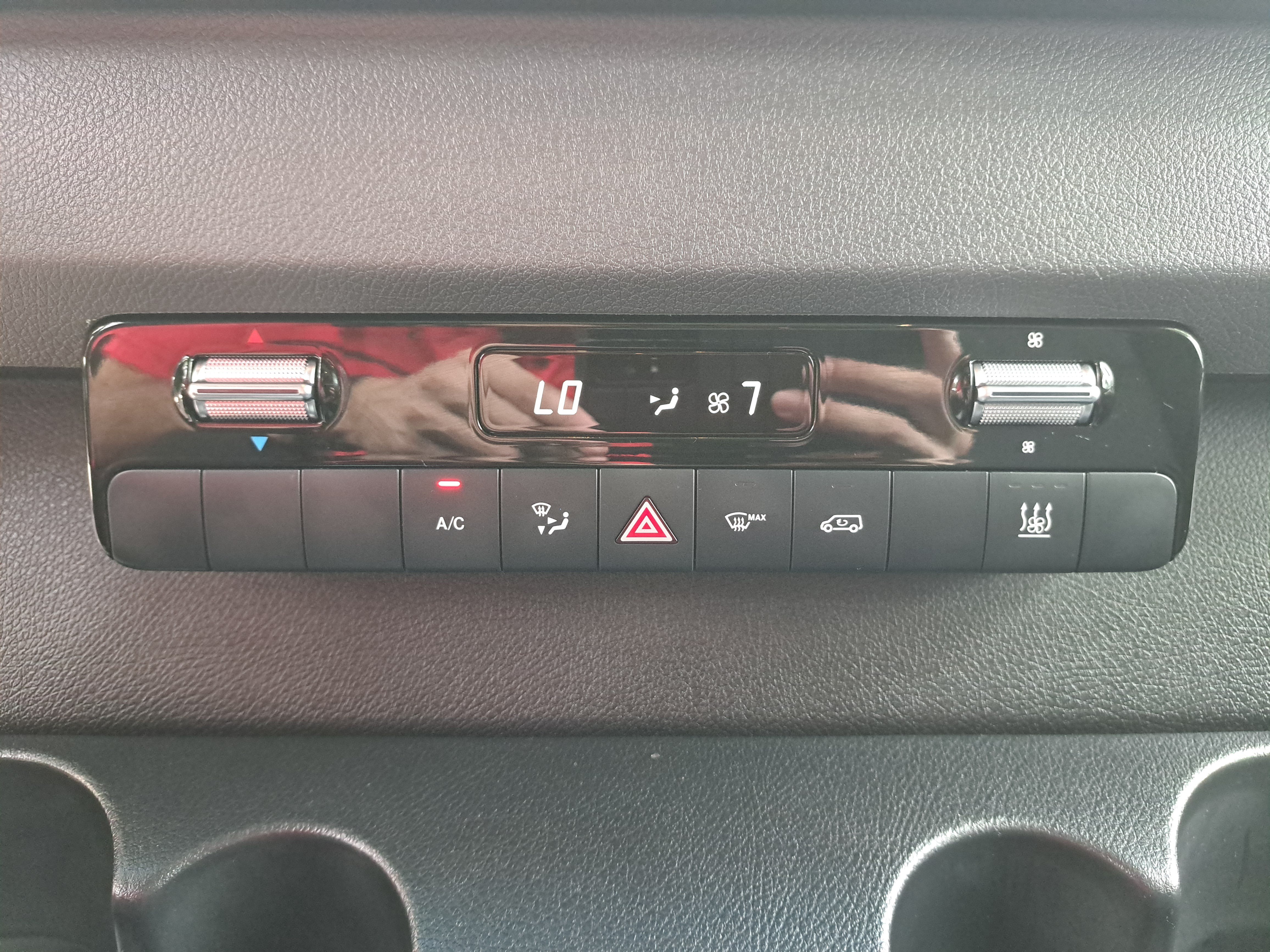 Used 2024 Mercedes-Benz eSprinter 170 Cargo image 22