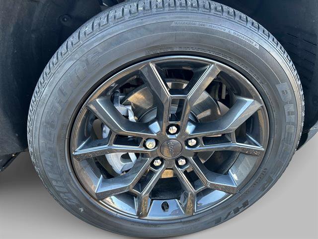 Used 2023 Jeep Grand Cherokee 30th Anniversary image 18