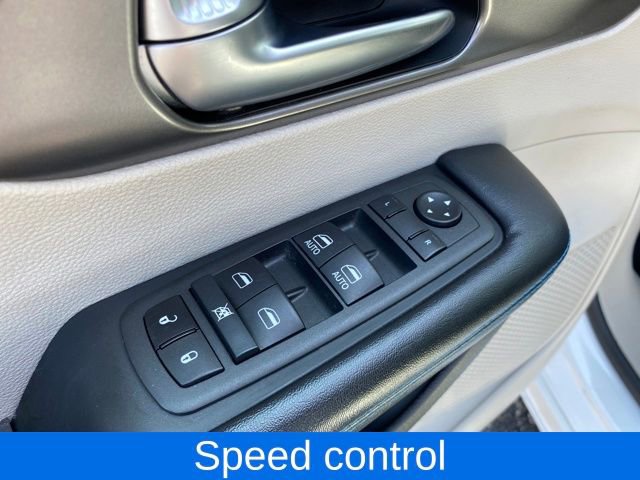 Used 2021 Chrysler Pacifica Touring-L image 18