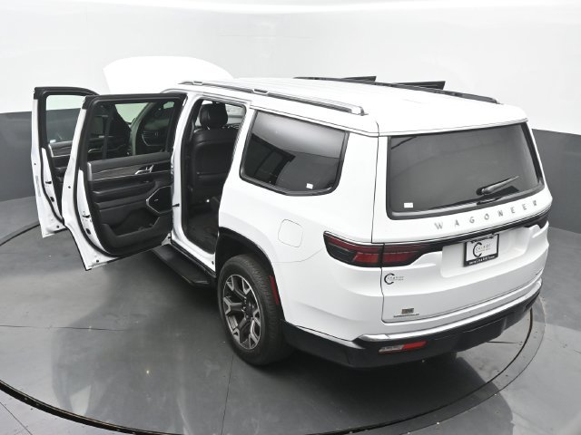 Used 2023 Jeep Wagoneer Series III w/ Preferred Equipment Group AWD/4WD image 62