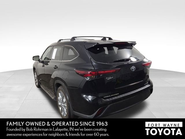 Used 2024 Toyota Highlander Limited image 9