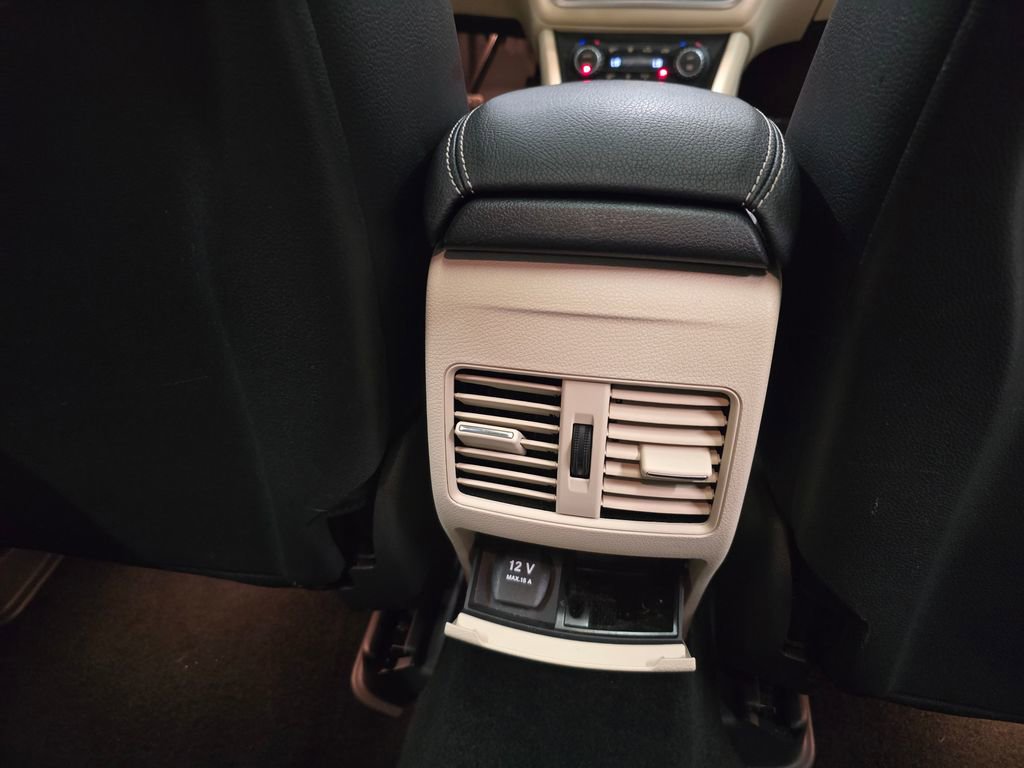 Used 2019 Mercedes-Benz CLA 250 4MATIC image 31