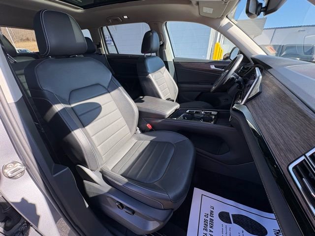 Used 2025 Volkswagen Atlas SEL image 45