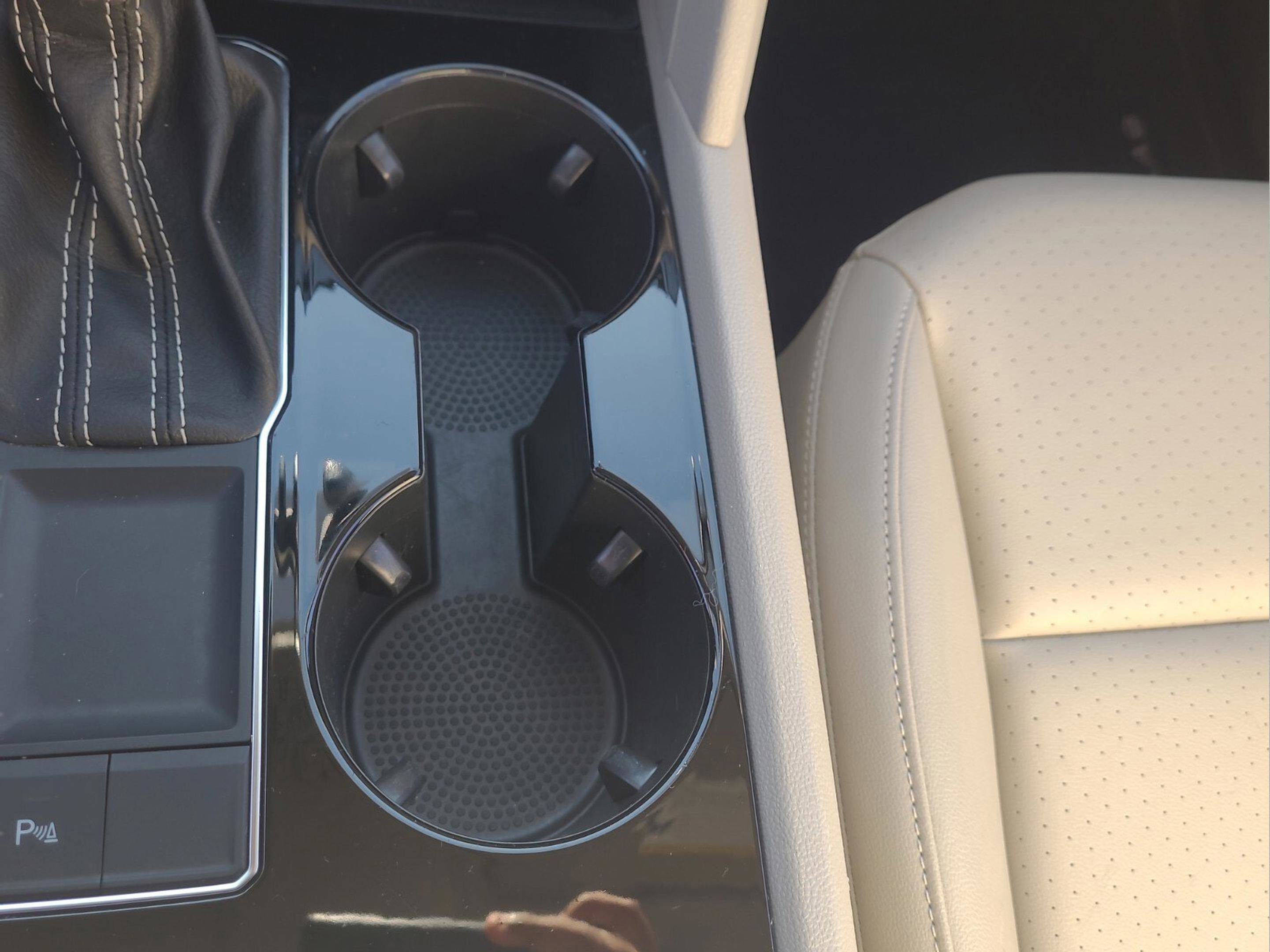 Used 2023 Volkswagen Atlas SE image 16