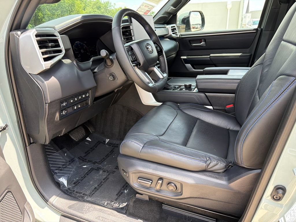 Used 2024 Toyota Sequoia Platinum AWD/4WD image 23