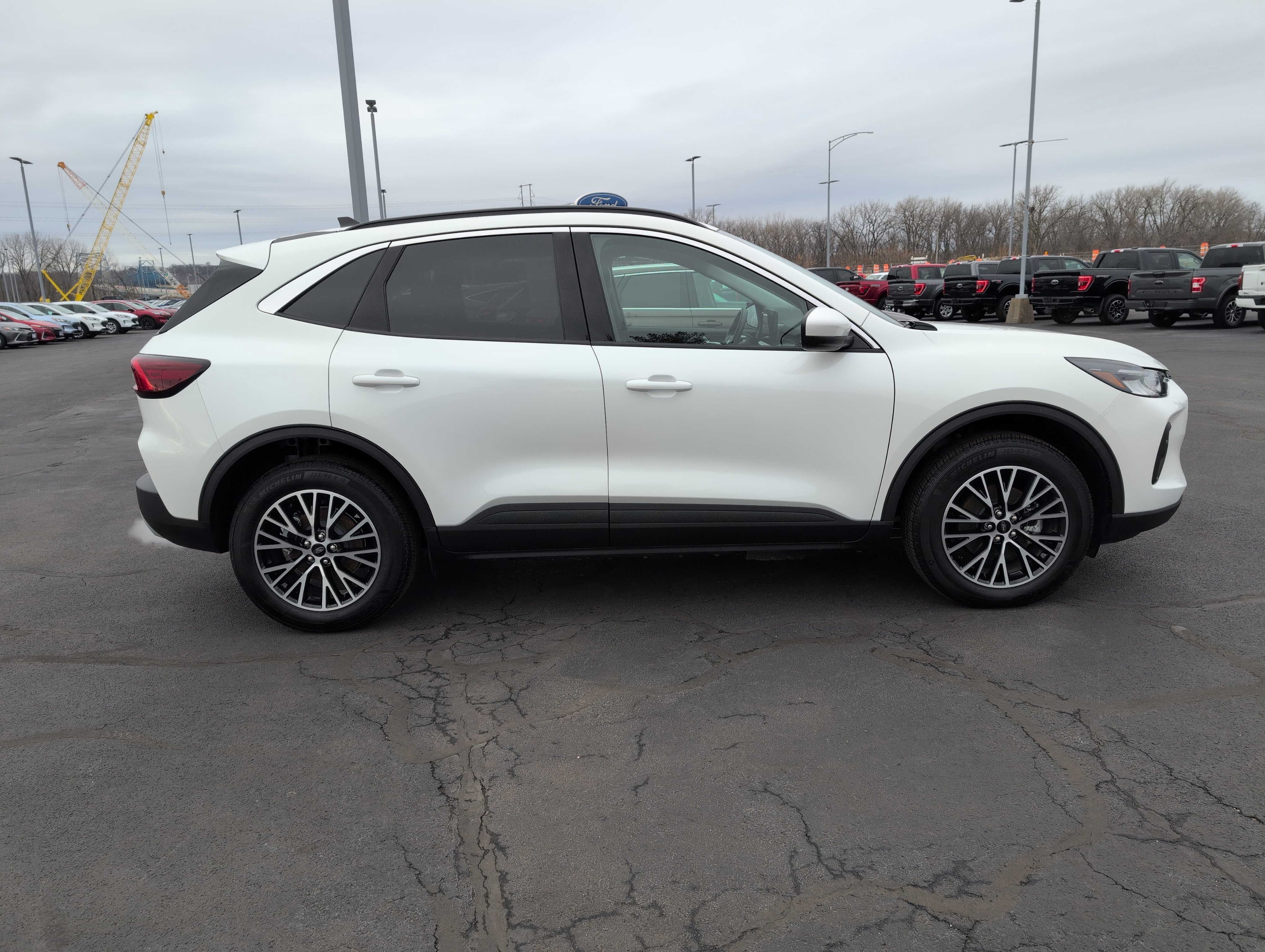 Used 2024 Ford Escape SE image 8