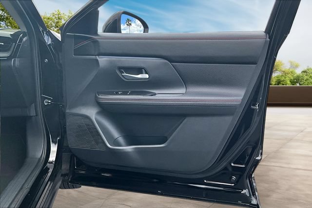 Certified 2025 Nissan Kicks SR AWD/4WD image 26