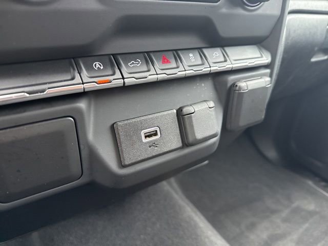Used 2020 Chevrolet Silverado 1500 Custom w/ Custom Value Package image 37