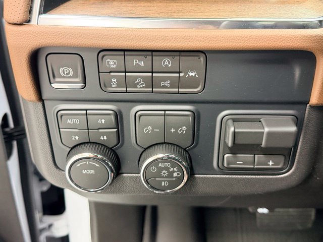 Used 2026 Chevrolet Tahoe High Country w/ Sun And Tow Package AWD/4WD image 17