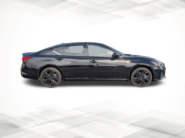 Used 2023 Nissan Altima 2.5 SR image 3