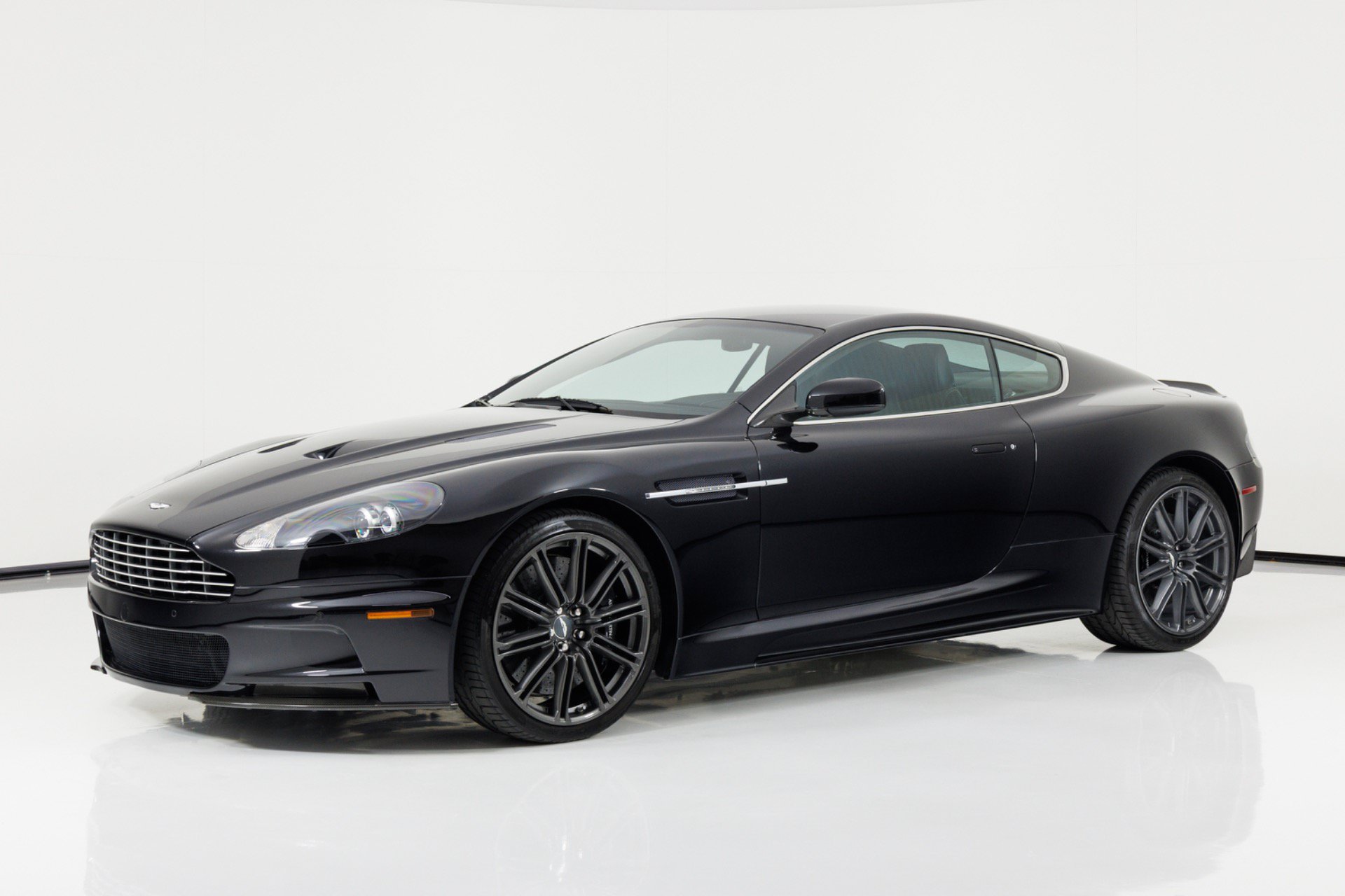 Used 2009 Aston Martin DBS Coupe RWD image 7