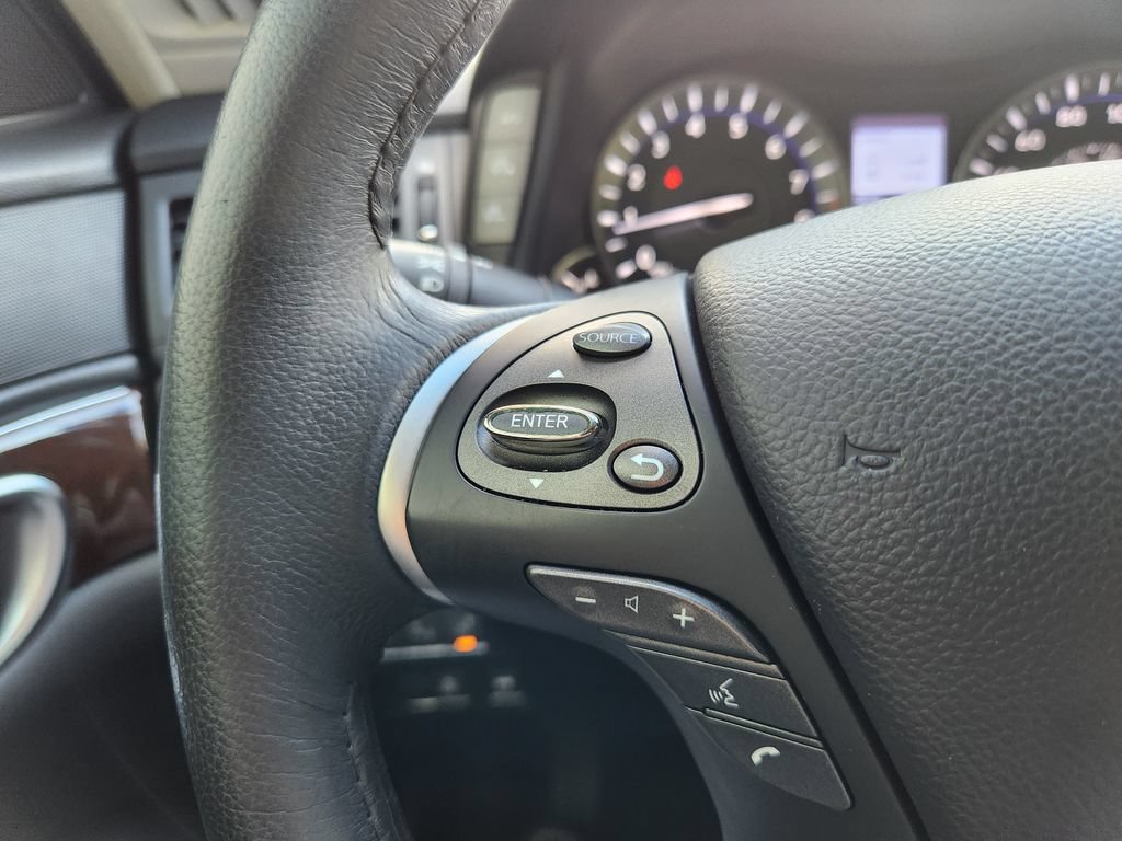 Used 2015 INFINITI Q70 L 3.7 w/ Technology Package RWD image 30