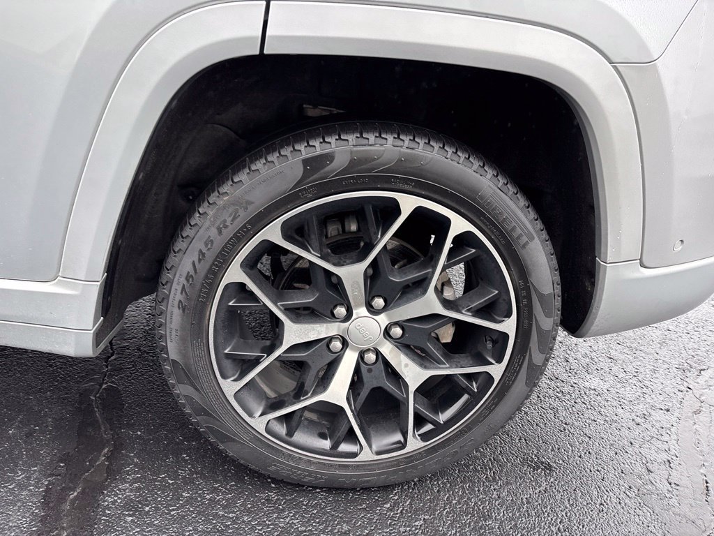 Used 2022 Jeep Grand Cherokee Summit AWD/4WD image 10