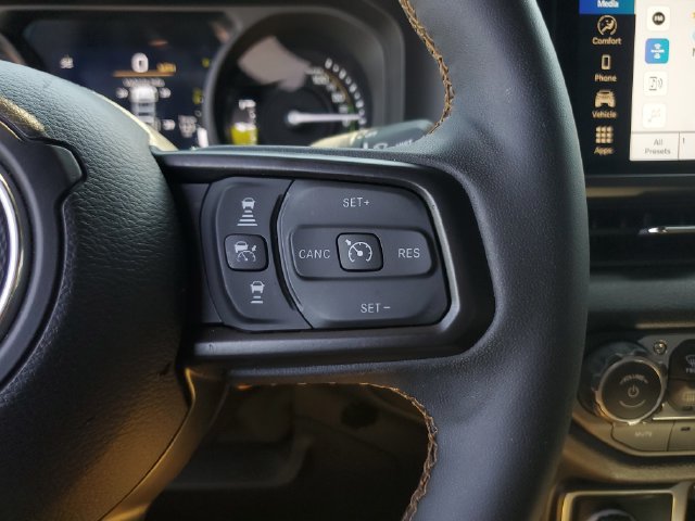 Certified 2024 Jeep Wrangler Unlimited w/ Convenience Group AWD/4WD image 24