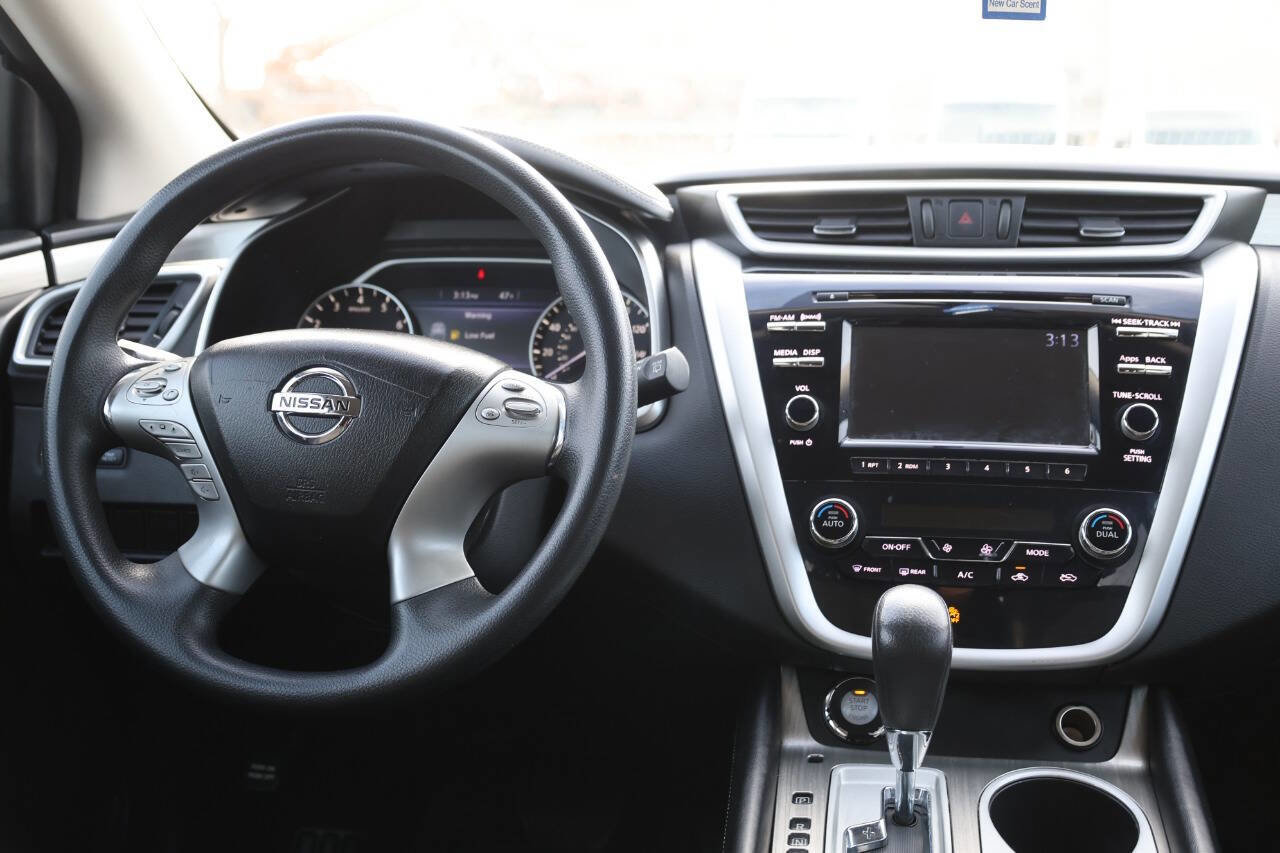 Used 2016 Nissan Murano S FWD image 22