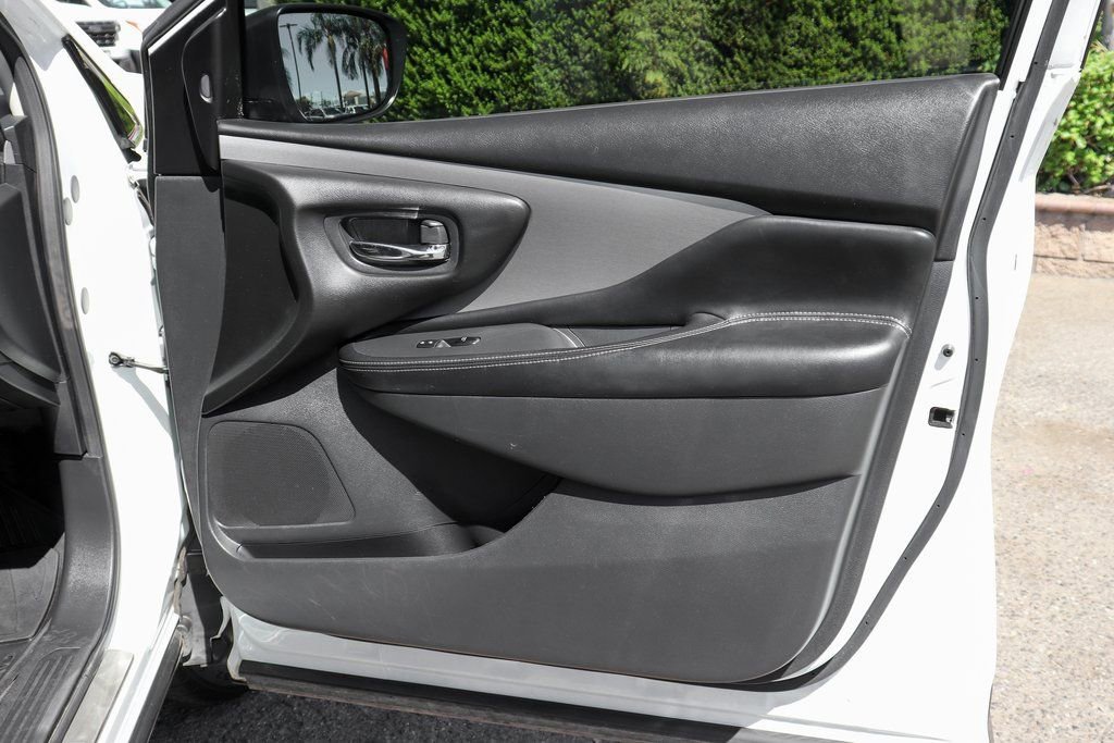 Used 2023 Nissan Murano SV w/ SV Midnight Edition Package image 37