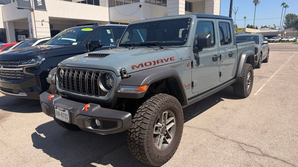 Used 2026 Jeep Gladiator Mojave AWD/4WD image 2