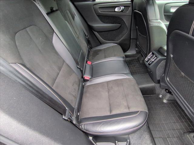 Used 2021 Volvo XC40 T5 R-Design w/ Climate Package image 19