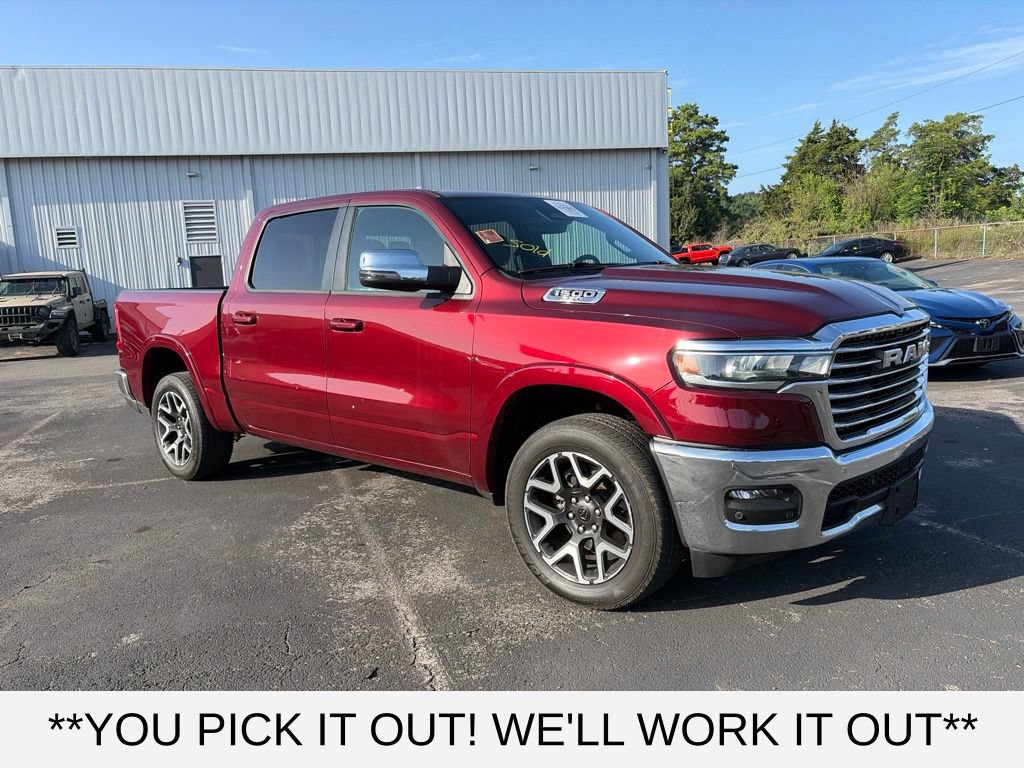 Used 2025 RAM 1500 Laramie AWD/4WD image 1
