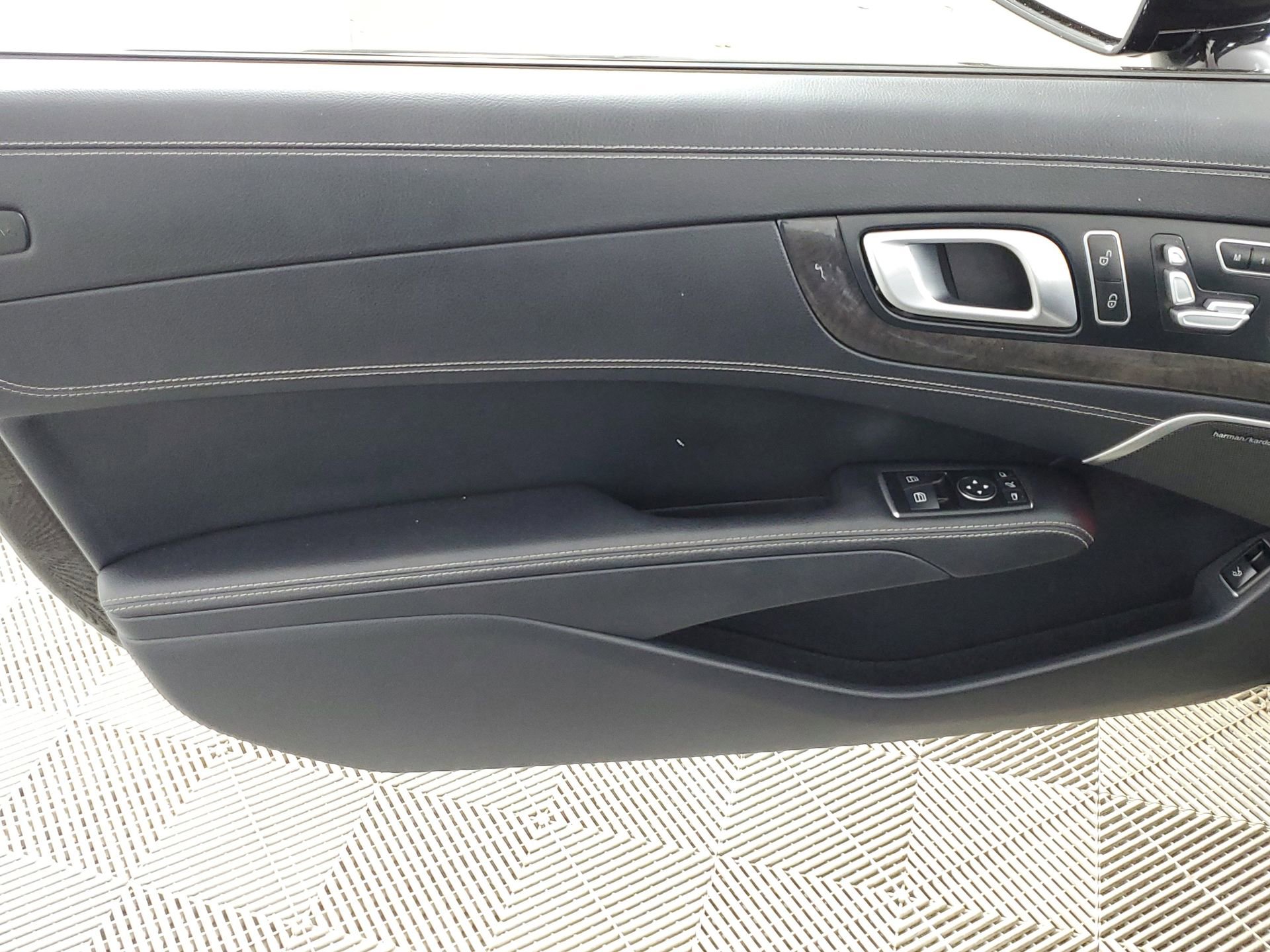 Used 2014 Mercedes-Benz SL 550 image 20