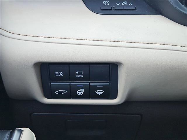 Used 2021 Toyota Highlander Platinum AWD/4WD image 17