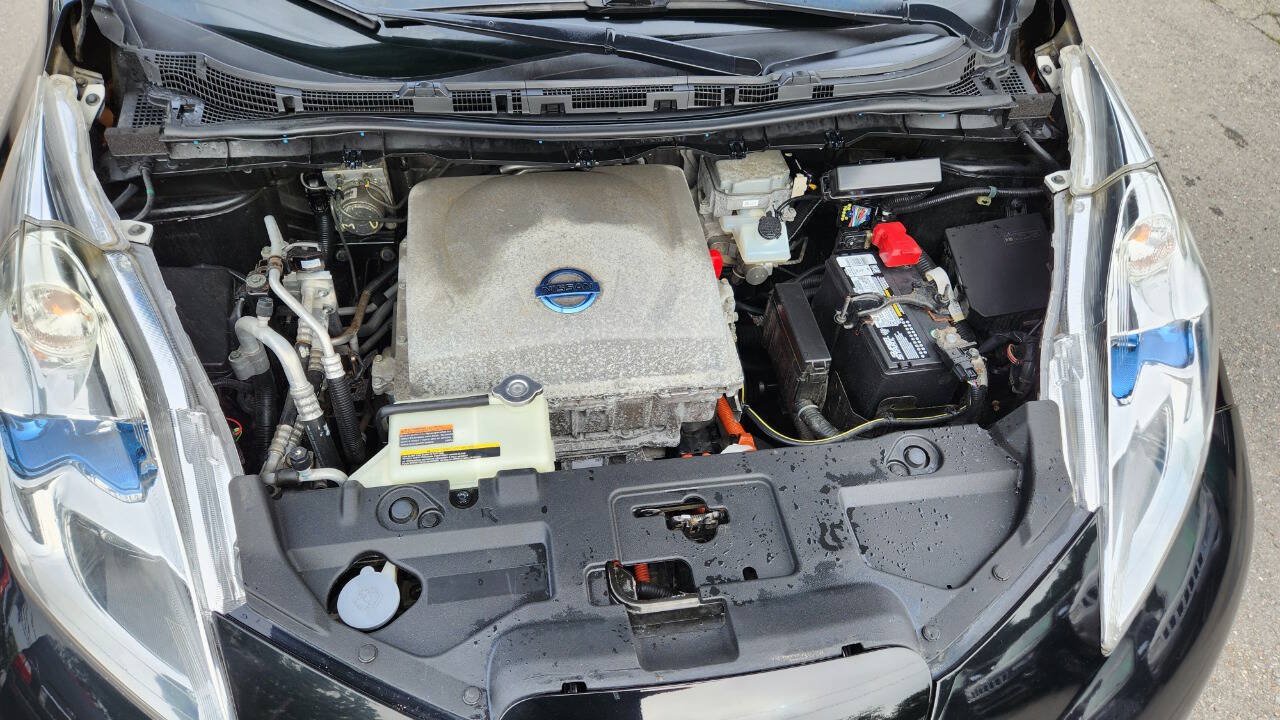 Used 2013 Nissan Leaf SL FWD image 42