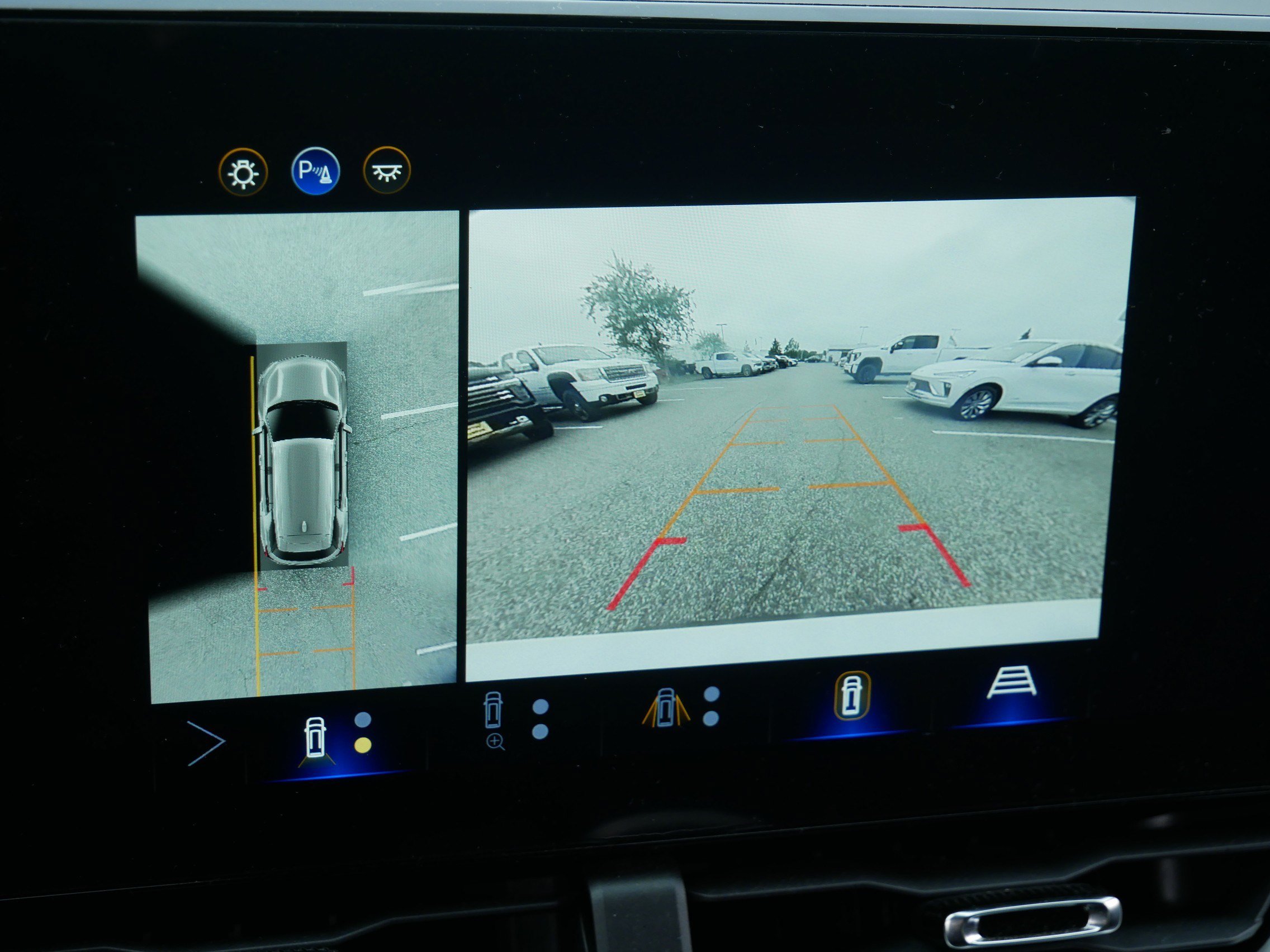 Used 2025 Chevrolet Equinox LT w/ Safety and Technology Package AWD/4WD image 33