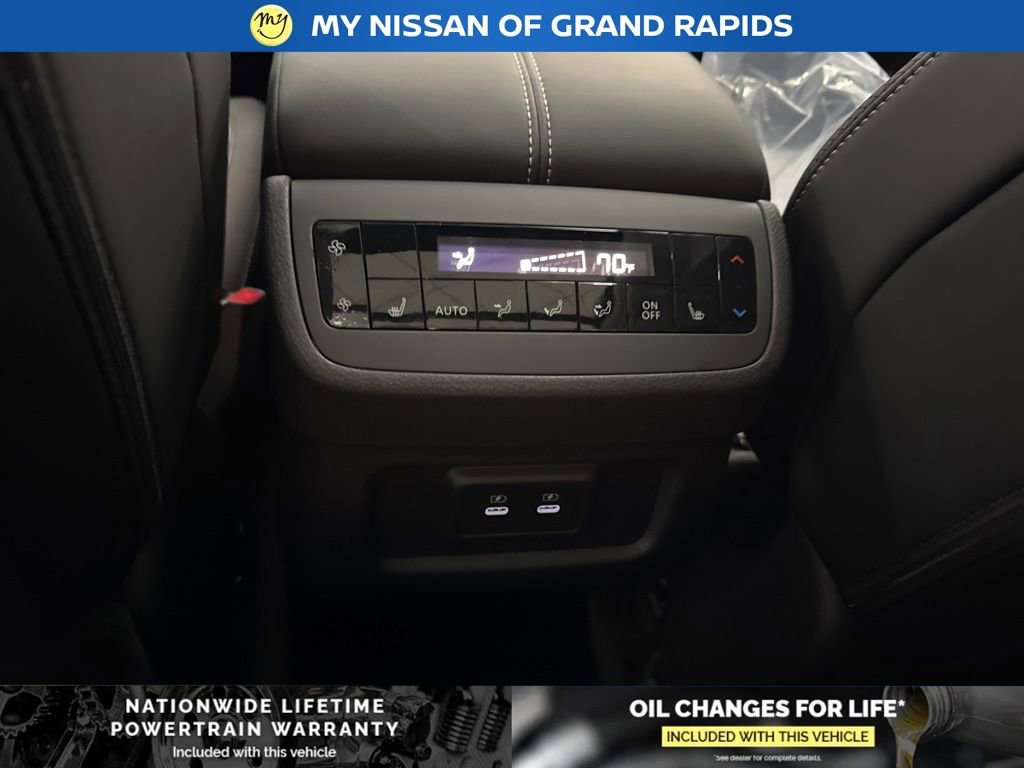 New 2026 Nissan Pathfinder SL image 16