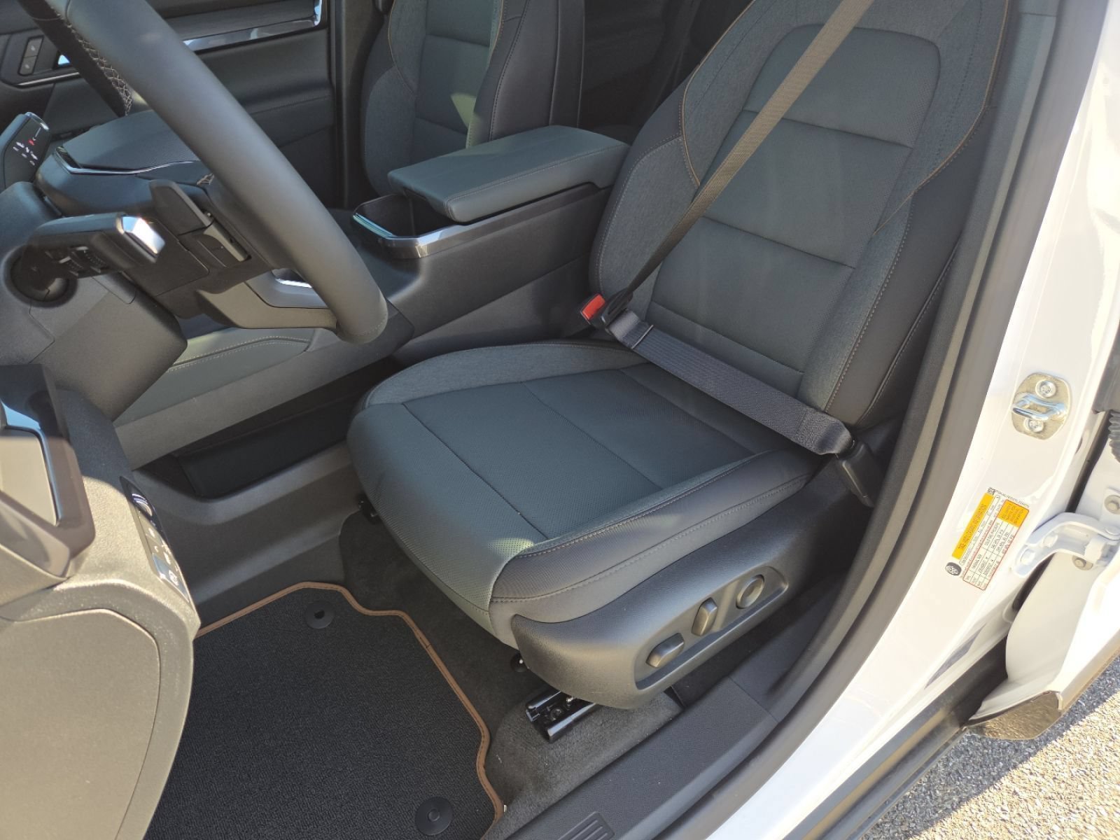 New 2026 GMC Terrain AT4 w/ Technology Package II AWD/4WD image 28